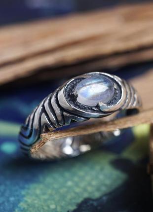 Серебряное кольцо с лунным камнем "tornado"4 фото