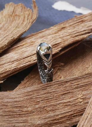 Серебряное кольцо с камнем лабрадор "argo"7 фото