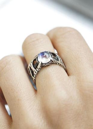 Серебряное кольцо с лунным камнем "sirena"3 фото