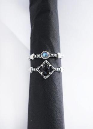 Сет из двух серебряных колец с черным ониксом и лунным камнем "blackberry"1 фото