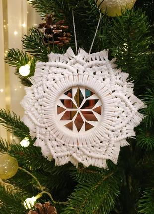 Ялинкова іграшка макраме 7