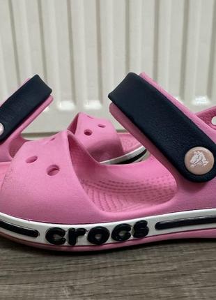 Босоножки crocs