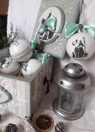 Набор новогодних елочных шаров в подарочной шкатулке "винтаж"8 фото