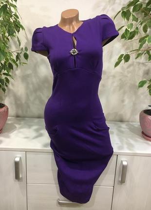 Великолепное миди платье-футляр