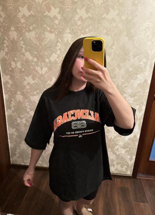 Футболка balenciata