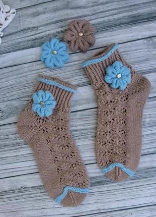 Набір для подарунка - затишні ажурні шкарпетки + 2 брошки у формі квіточок4 фото