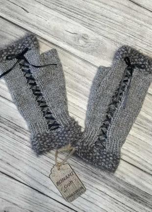 В'язані жіночі мітенки - сірі мітенки зі шнурівкою - для подарунка дівчині2 фото