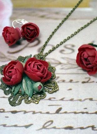 Комплект прикрас з квітами з полімерної глини кільце сережки кулон півонії бордо марсала2 фото