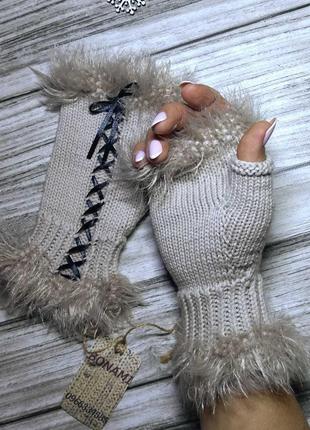 Вязаные женские митенки из мериноса- светлые митенки со шнуровкой - для подарка девушке4 фото