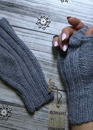 Серые шерстяные женские перчатки - вязаные митенки  - перчатки без пальцев2 фото