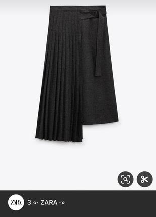 Шерстяная юбка длины миди ассисетрическая плисерированная графитовая черная серая5 фото