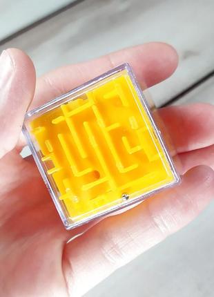 Дитяча головоломка "кубик-лабіринт" міні, жовта1 фото