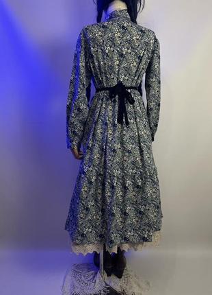 Красива довга пишна сукня плаття під вінтаж вінтажного стилю максі вільного фасону в квітах8 фото