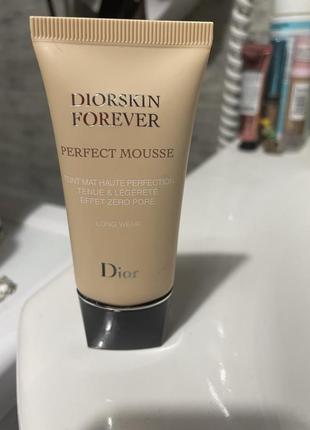 Diorskin forever mousse 020