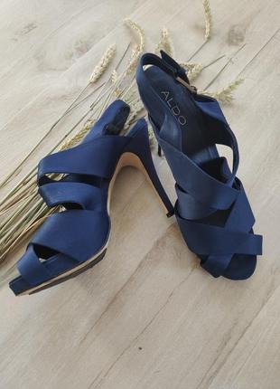 Элегантные босоножки на каблуке от aldo, размер 411 фото