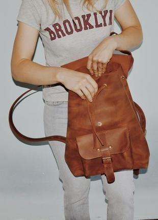 Кожаный рюкзак "герберт" в коньячном цвете3 фото