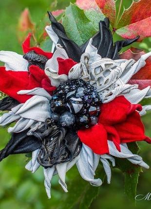 Брошь-цветок на заказ «marys leather accessories» от cтудии авторских аксессуаров марии суслиной