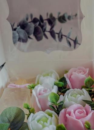 Подарунковий набір мила  "парфуми з трояндами та тюльпанами" 15х15х6см5 фото