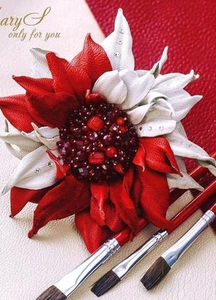 Брошь-цветок из кожи «marys leather accessories» от cтудии аксессуаров марии суслиной1 фото
