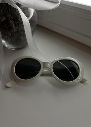 Білі окуляри2 фото