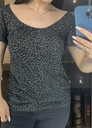 Женская футболка леопардовый принт