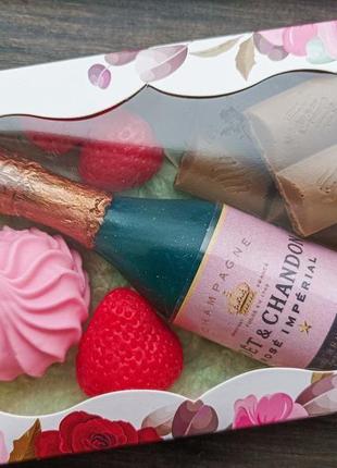 Подарунковий набір солодощів з мила ручної роботи "шампанське, зефір та шоколад"6 фото