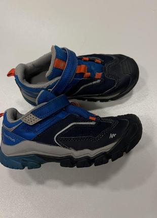 Детские спортивные кроссовки для пеших прогулок quechua (размер 28) синие