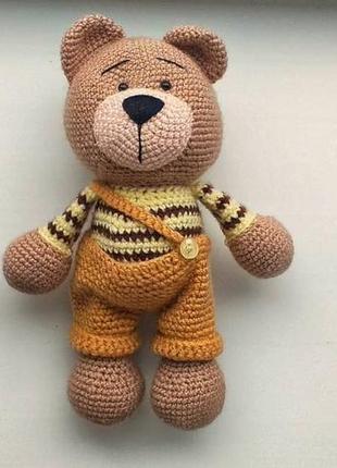 Ведмедик вязаний