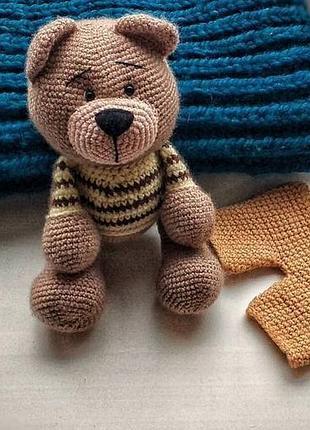 Ведмедик вязаний