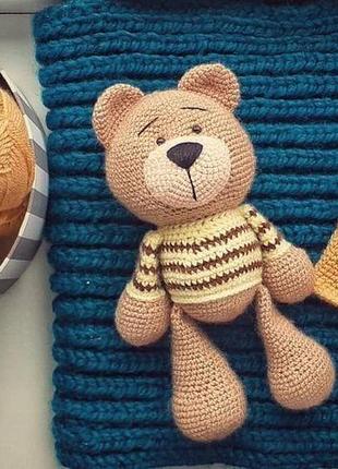 Ведмедик вязаний