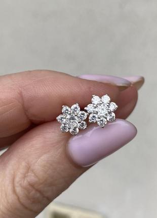 Бомбезні сяючі сережки-пусети цвяшки зі срібла (діаманти)3 фото