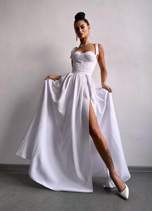 Вечірня біла сукня максі на випускний з корсетним верхом та розрізом на ніжці xs s m l 42 44 46