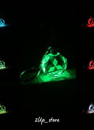 Брелок кристалл mitsubishi/митсубиси с подсветкой логотипа авто3 фото