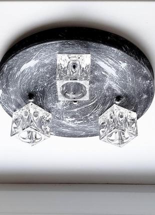 Невелика стельова люстра на 3 плафони — уцінка