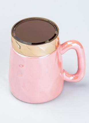 Чашка с крышкой 450 мл керамическая в зеркальной глазури розовая3 фото