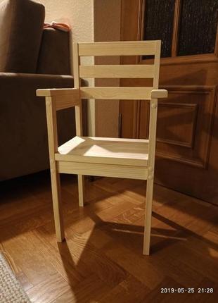 Детский стульчик с подлокотниками
