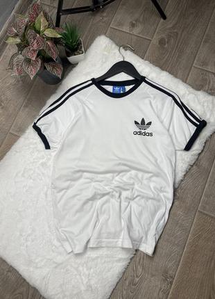 Футболка adidas