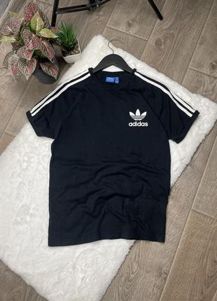 Футболка adidas