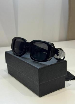 Солнцeзащитные очки в стиле prada3 фото