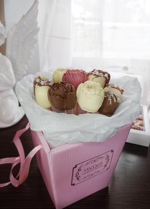 Букет или коробочка из шоколадных цветов1 фото