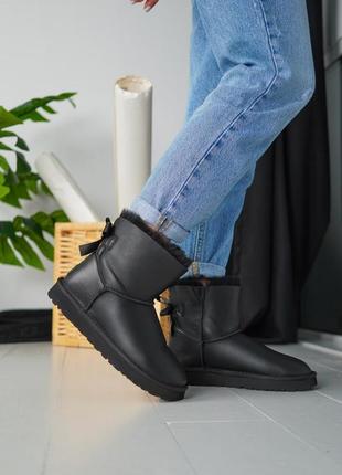 Жіночі чорні уггі ugg mini bailey bow black leather