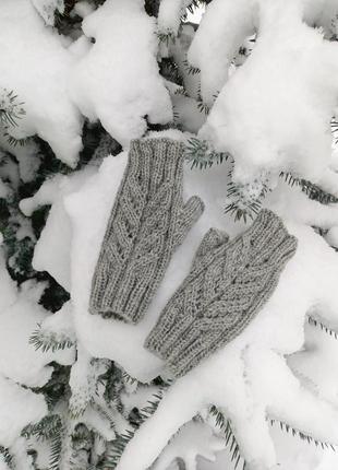 Митенки вязаные.