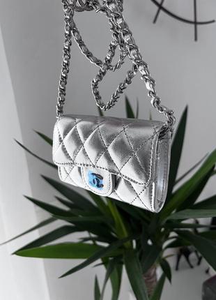 В наявності стильна крута срібляста міні сумочка сумка на пояс тренд