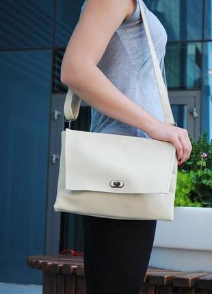Женская сумочка из натуральной кожи бежевая1 фото