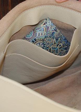 Женская сумочка из натуральной кожи бежевая5 фото