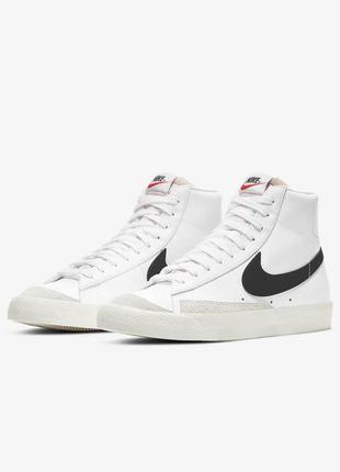 Nike blazer mid white black