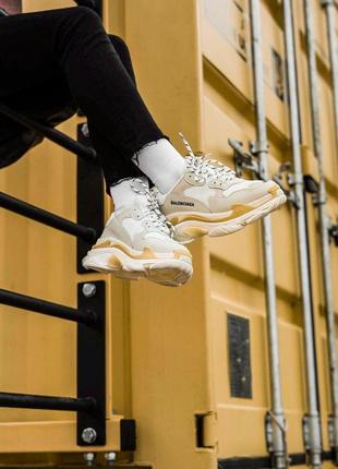 Balenciaga triple s v1 white cream9 фото