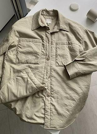 🍈стильна оверсайз сорочка h&m  красивий фісташковий колір😍 натуральна - в складі є 53% віскози !  ідеальна на весну як верхній одяг !