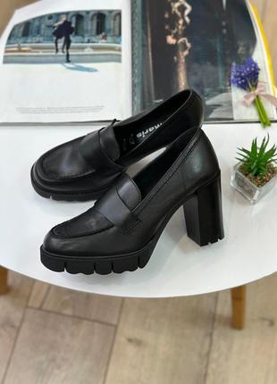 Черные кожаные туфли на квадратном каблуке