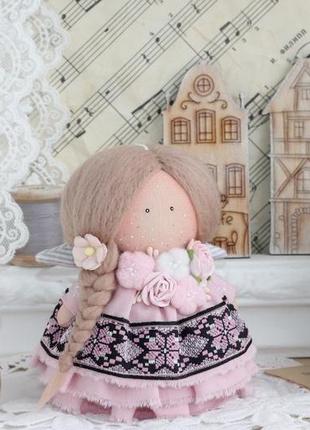 Інтер'єрна лялька в українському стилі7 фото